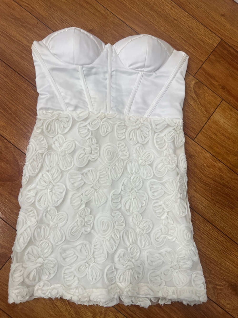 Ivory Strapless Floral Appliqué Bustier Dress